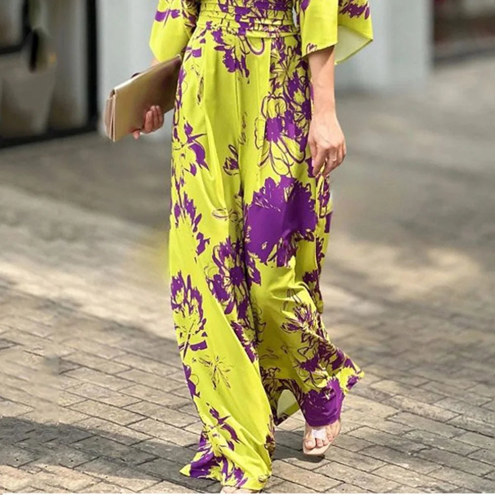 Macacão Feminino Estampado com Decote V