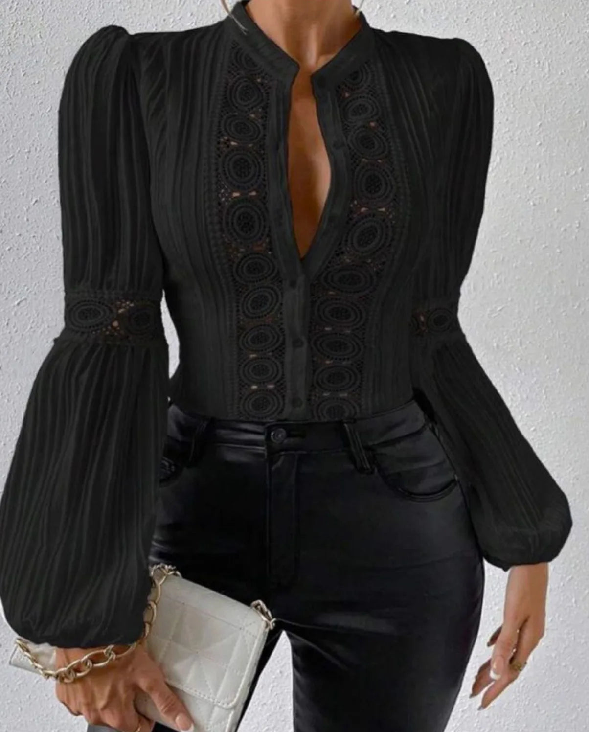 Blusa Elegante com Renda e Manga Bufante
