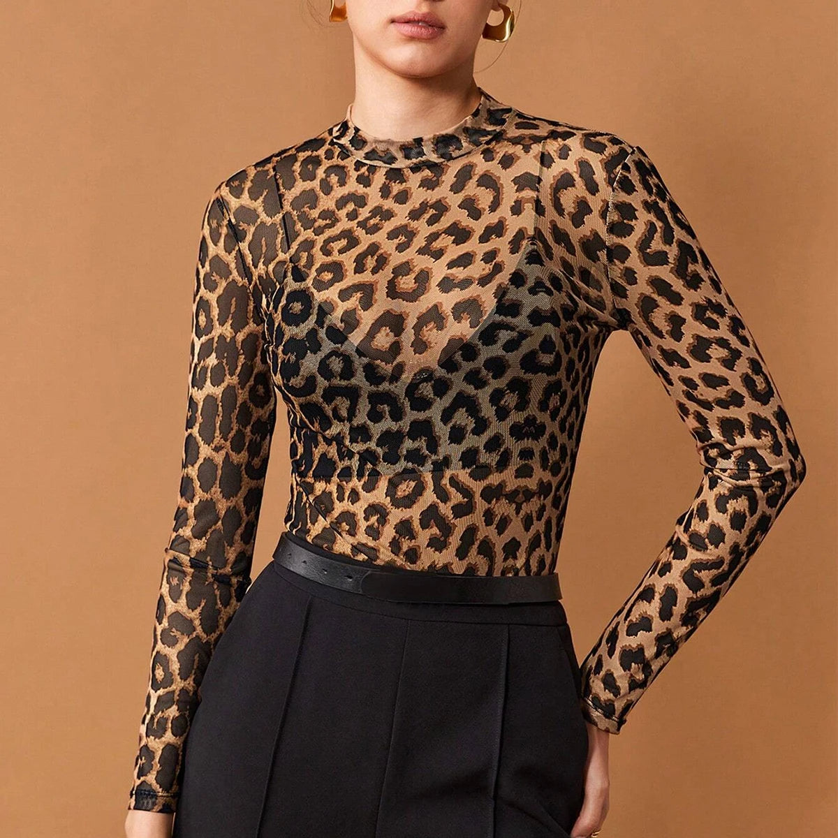 Blusa em estampa leopardo