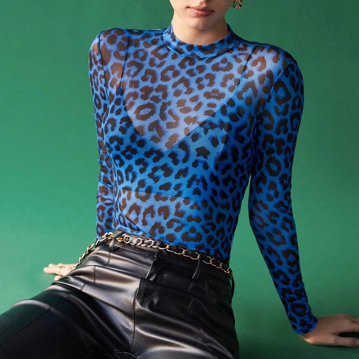 Blusa em estampa leopardo