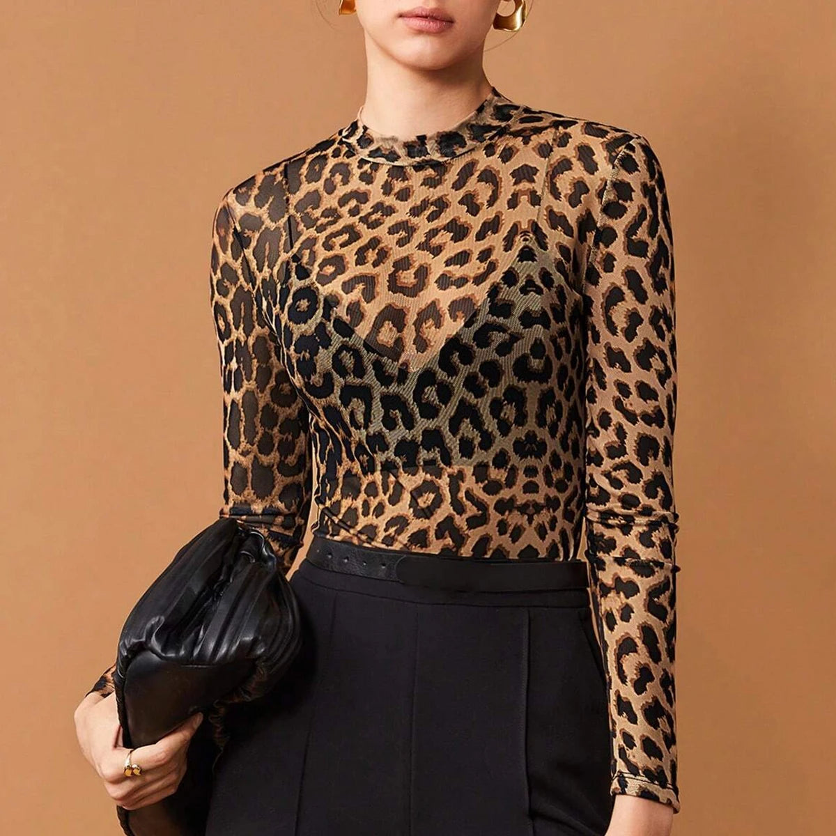 Blusa em estampa leopardo