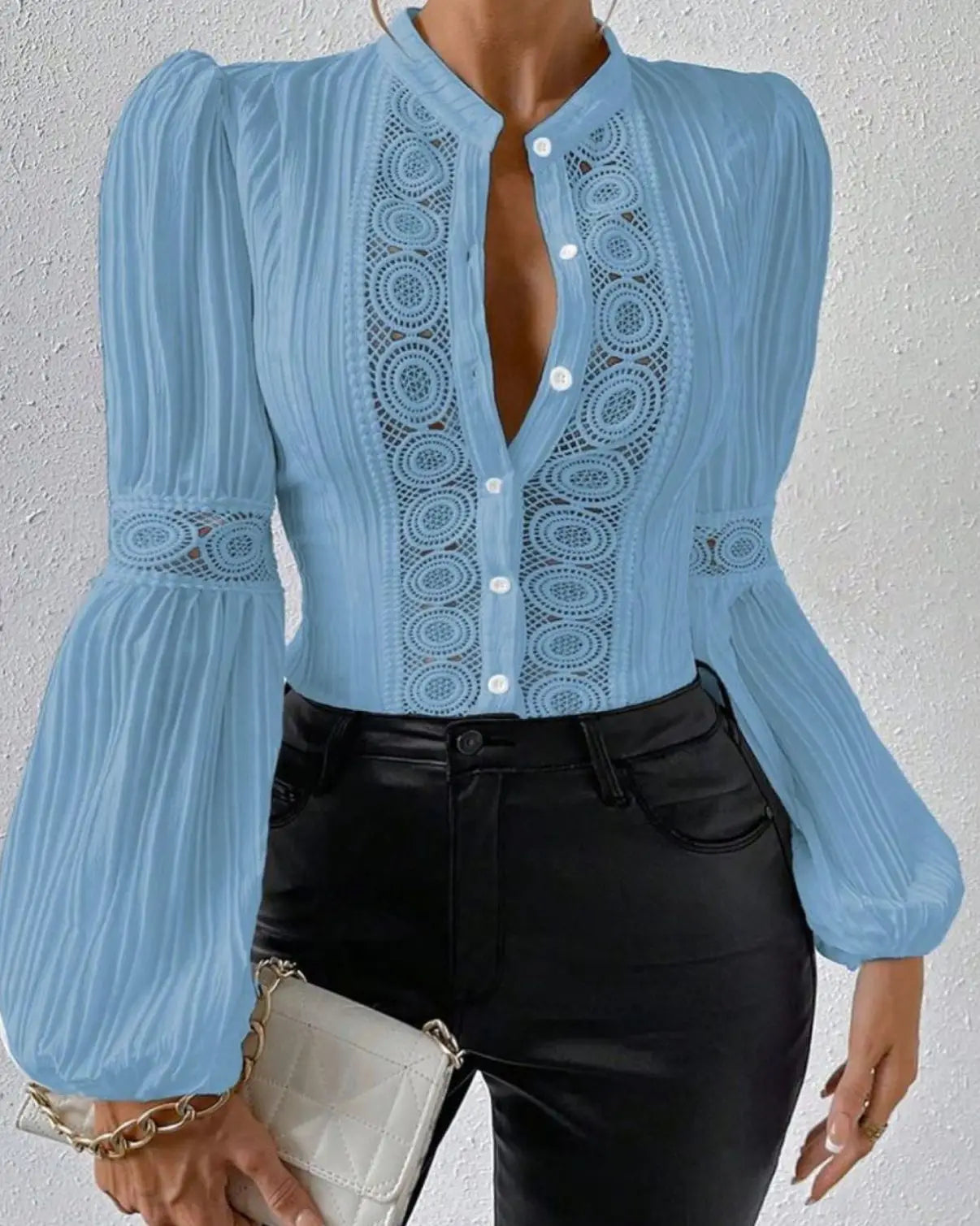Blusa Elegante com Renda e Manga Bufante